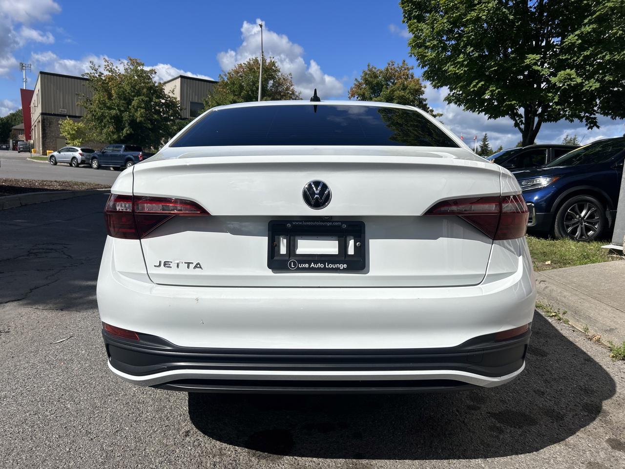 2024 Volkswagen Jetta Comfortline - ONLY 56K, APPLE CARPLAY, NAV & MORE! Photo5