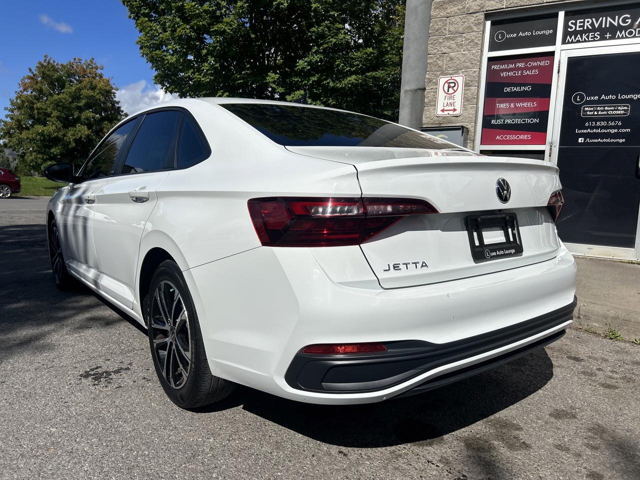 2024 Volkswagen Jetta Comfortline - ONLY 56K, APPLE CARPLAY, NAV & MORE! - Photo #3