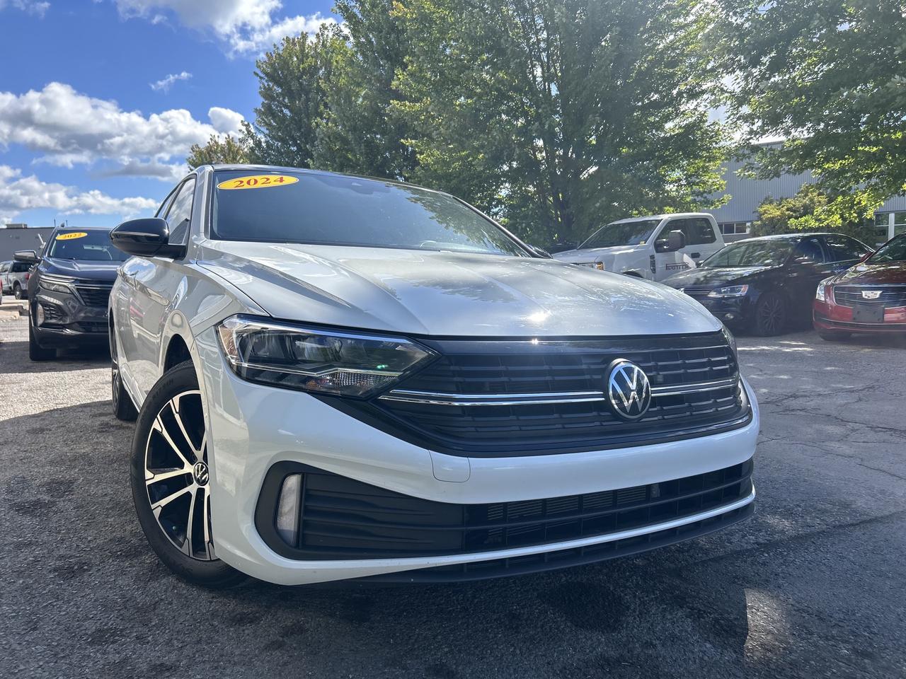 2024 Volkswagen Jetta Comfortline - ONLY 56K, APPLE CARPLAY, NAV & MORE! Photo10