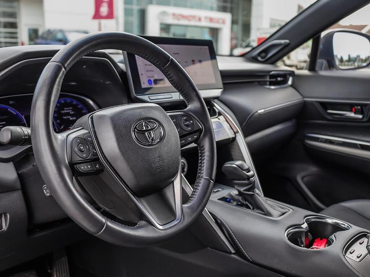 2024 Toyota Venza XLE AWD/ HYBRID/ LOW KM - Photo #4