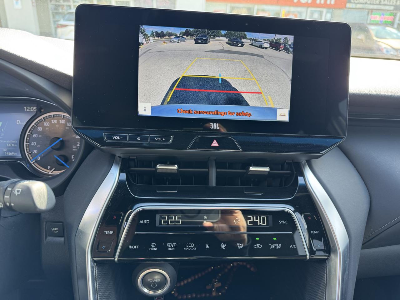 2024 Toyota Venza XLE AWD/ HYBRID/ LOW KM Photo