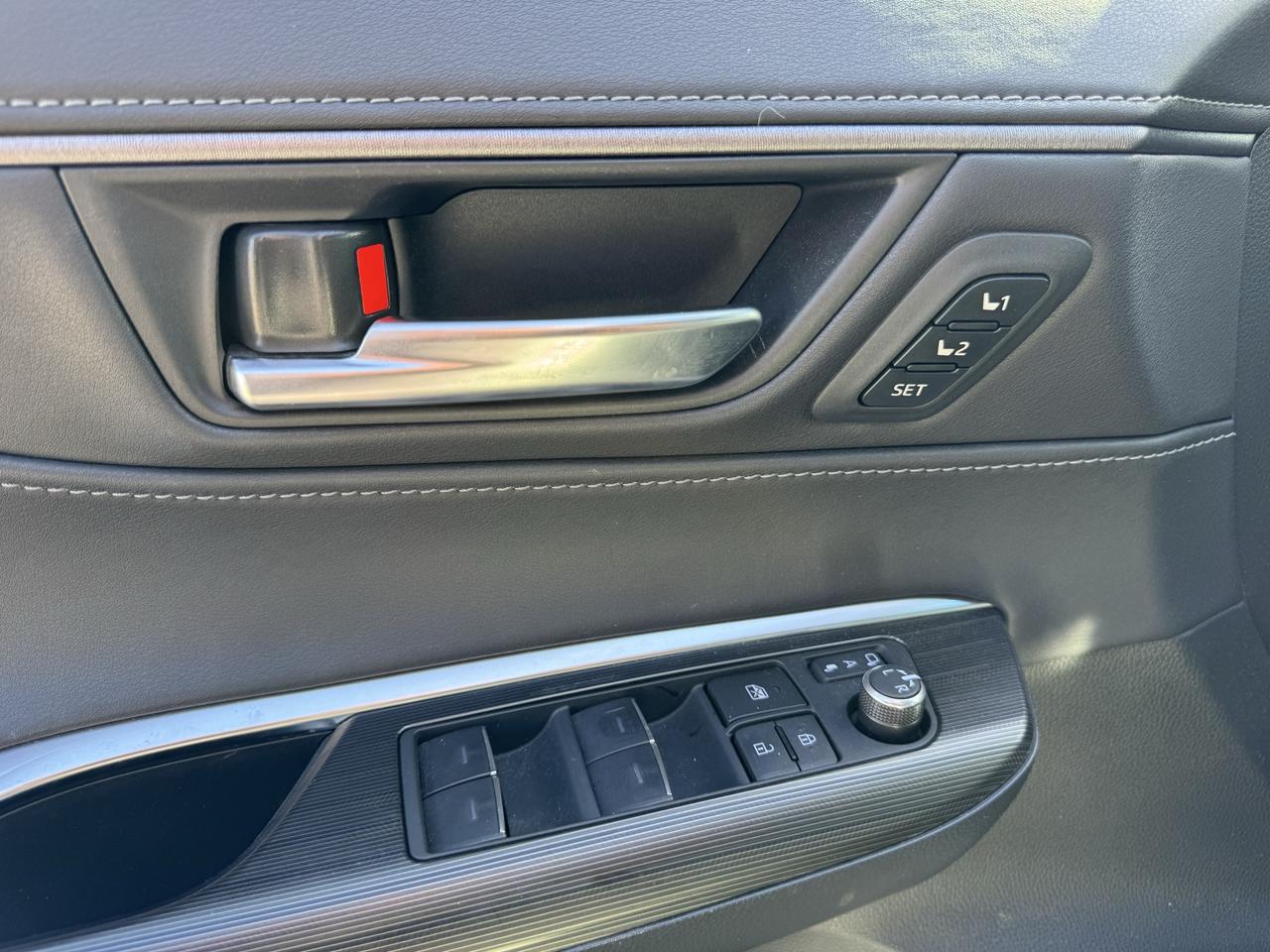 2024 Toyota Venza XLE AWD/ HYBRID/ LOW KM - Photo #10
