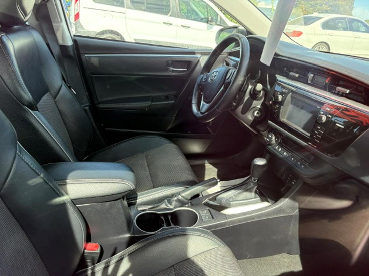 2015 Toyota Corolla S Photo5