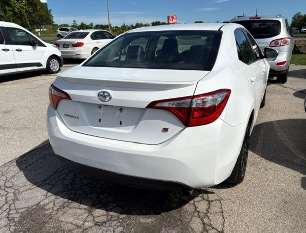 2015 Toyota Corolla S Photo2