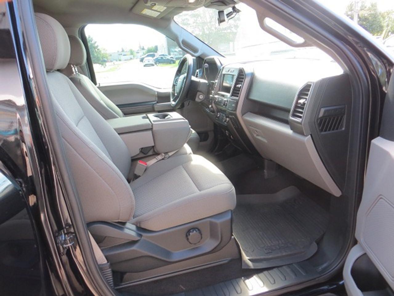 2020 Ford F-150 CERTIFIED, 4X4, SUPERCREW, FORD HARD TONNEAU COVER Photo