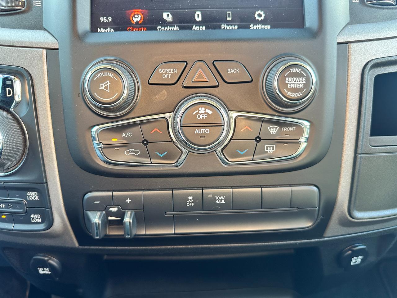 2021 RAM 1500 Classic Express4x4 Cloth Bluetooth BackupCam XM AC CarPlay Photo