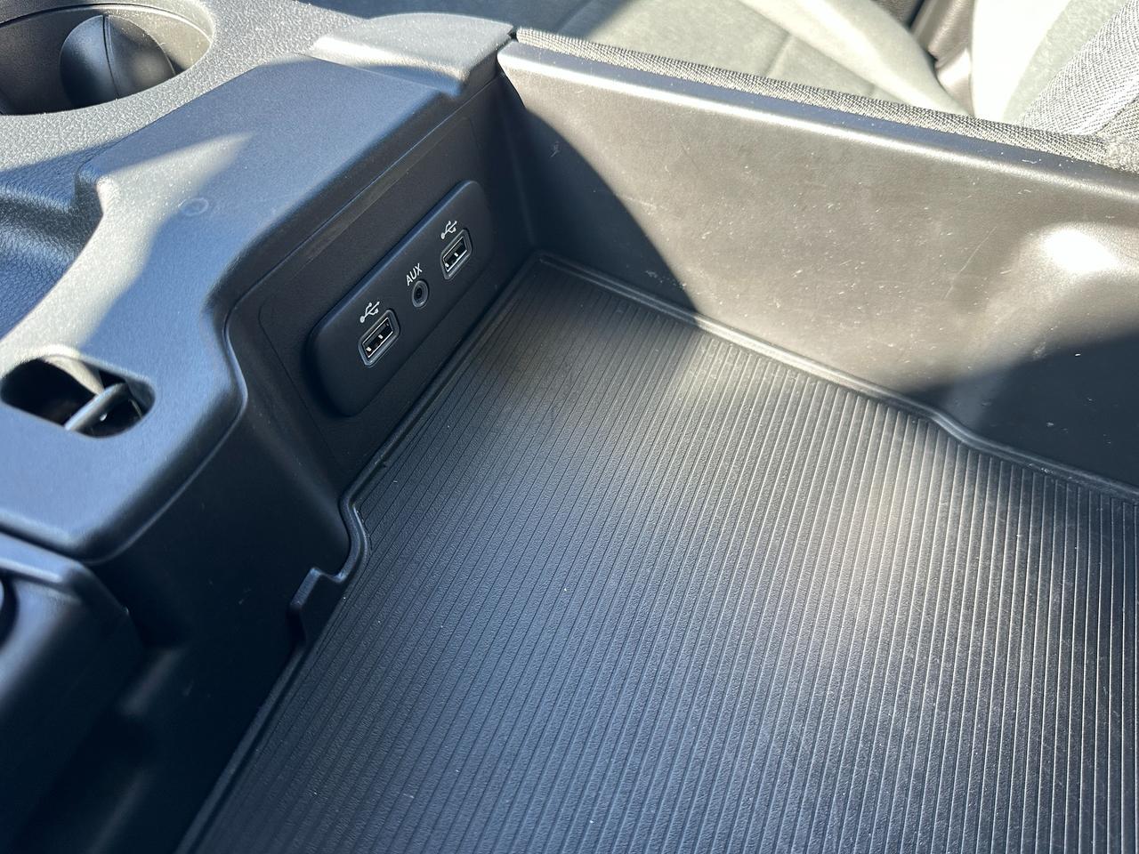 2021 RAM 1500 Classic Express4x4 Cloth Bluetooth BackupCam XM AC CarPlay Photo