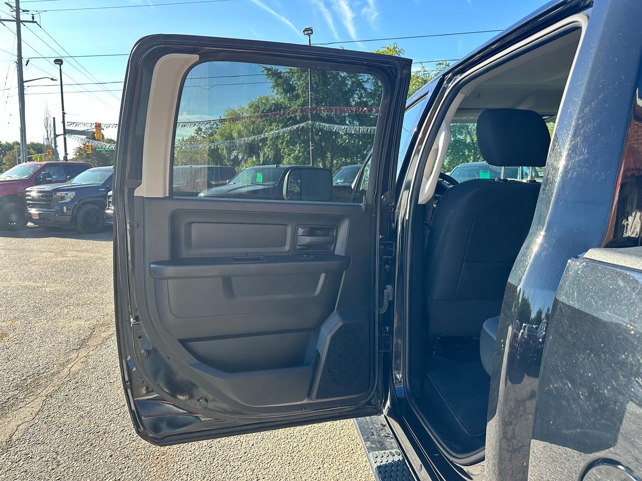 2021 RAM 1500 Classic Express4x4 Cloth Bluetooth BackupCam XM AC CarPlay Photo