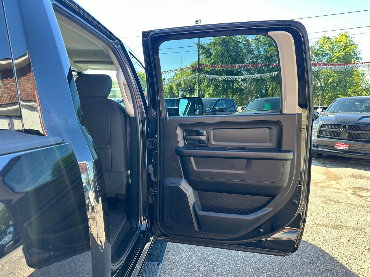 2021 RAM 1500 Classic Express4x4 Cloth Bluetooth BackupCam XM AC CarPlay Photo