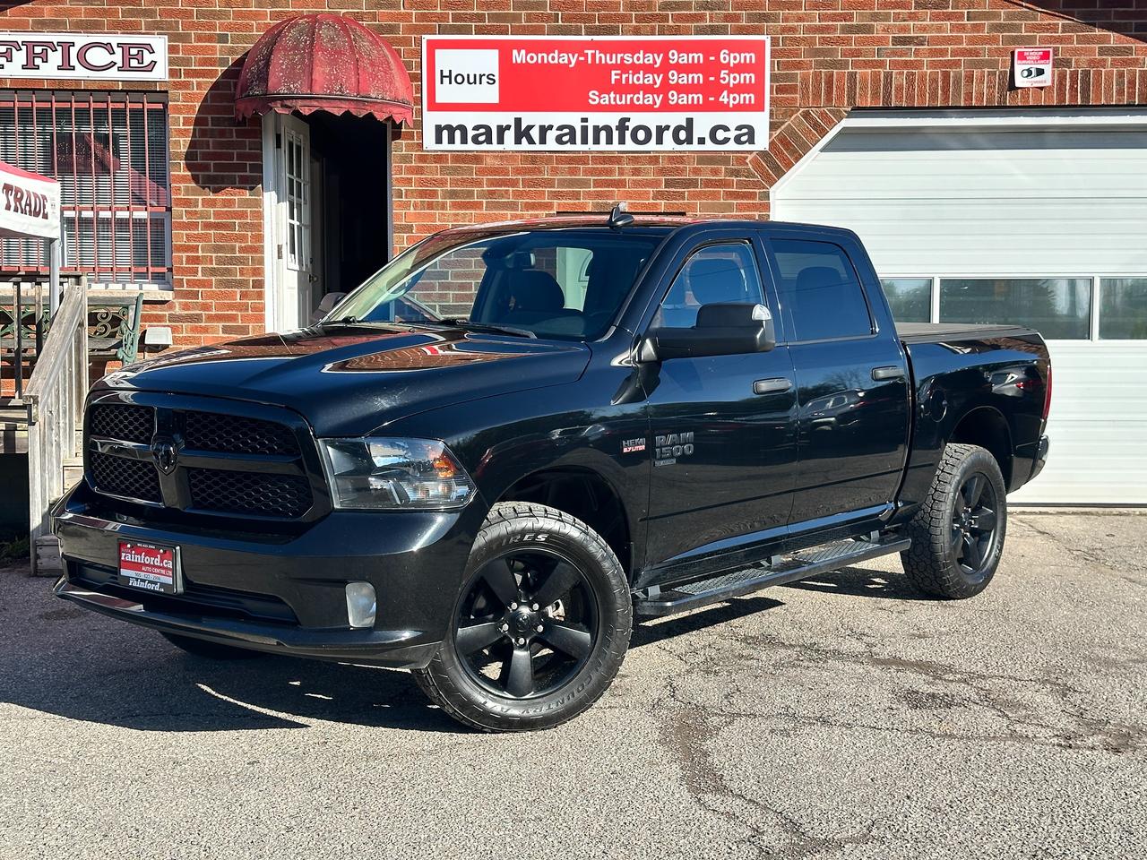 2021 RAM 1500 Classic Express4x4 Cloth Bluetooth BackupCam XM AC CarPlay - Photo #1