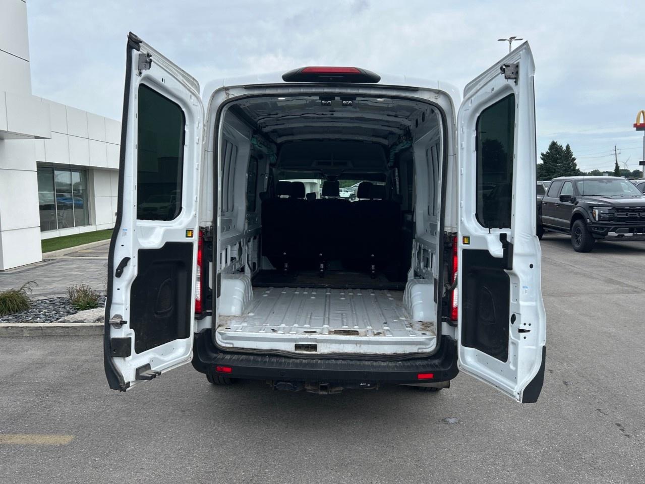 2020 Ford Transit Crew Van T-250 148" Med Rf 9070 GVWR RWD Photo4
