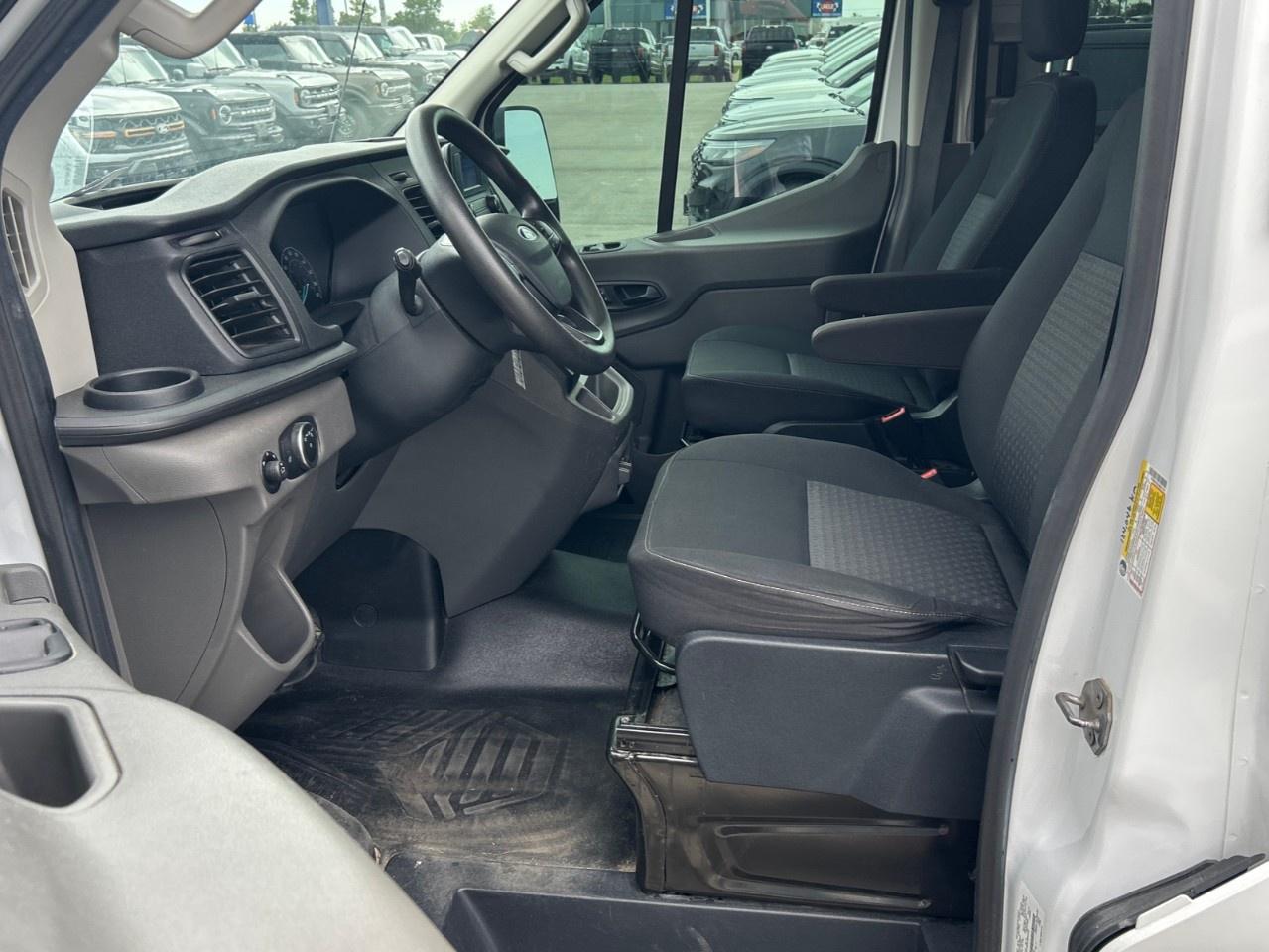2020 Ford Transit Crew Van T-250 148" Med Rf 9070 GVWR RWD Photo