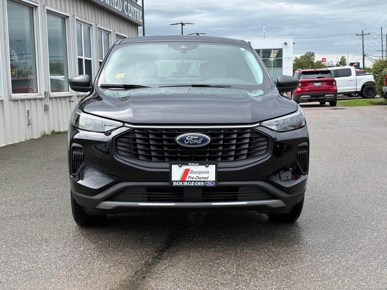 2024 Ford Escape Active AWD Photo2