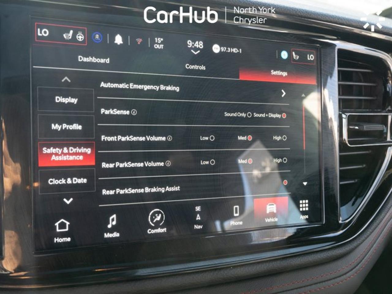 2026 Dodge Durango R/T HEMI V8 Plus AWD Apple CarPlay Android Auto Sunroof HEMI V8 Power Memory Seats Photo