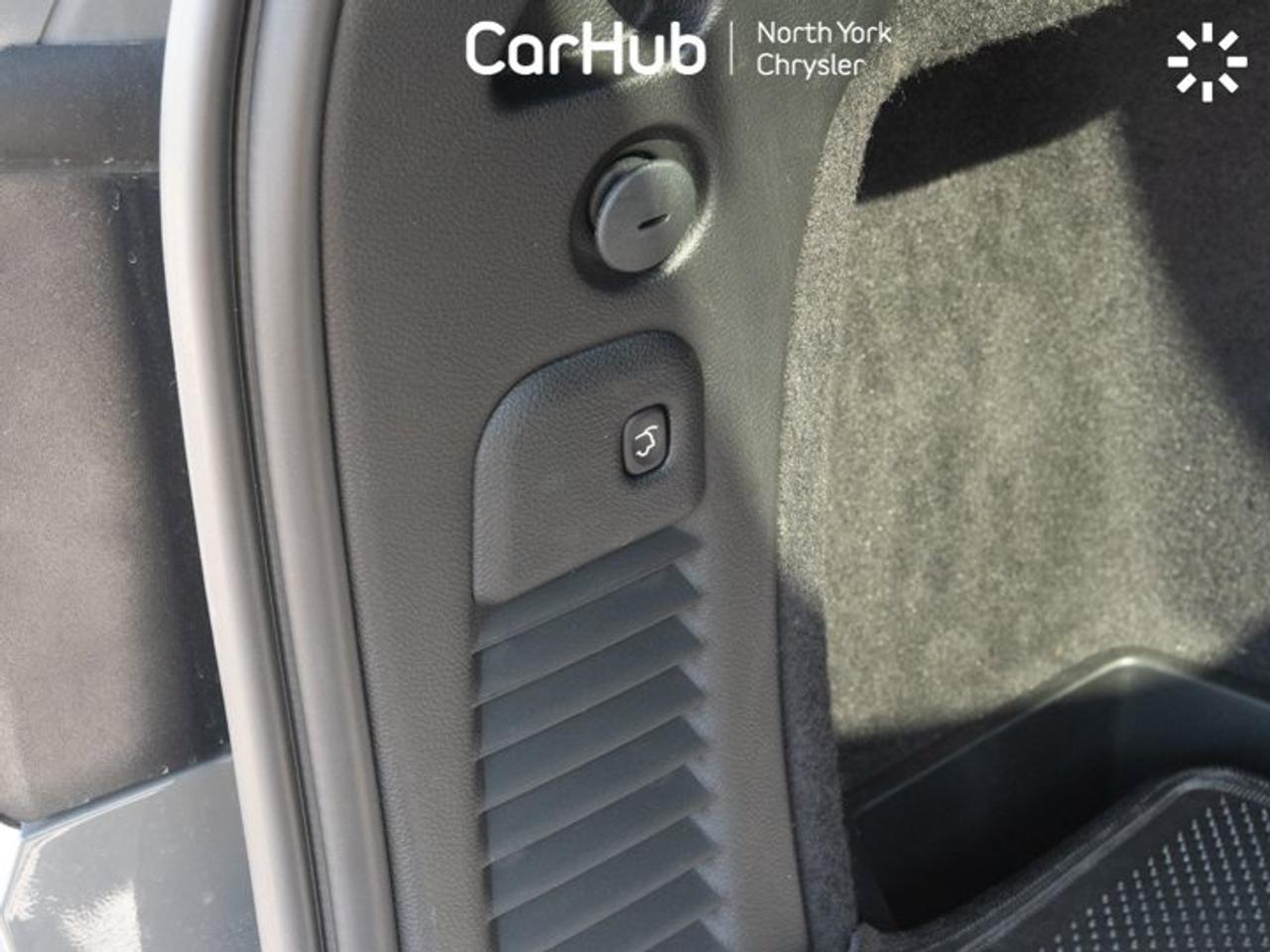 2026 Dodge Durango R/T HEMI V8 Plus Power Sunroof Heated and Ventilated Front Seats Heated Second-Row Seats Photo