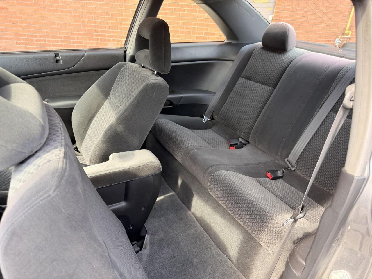 2005 Honda Civic Cpe DX Manual Photo