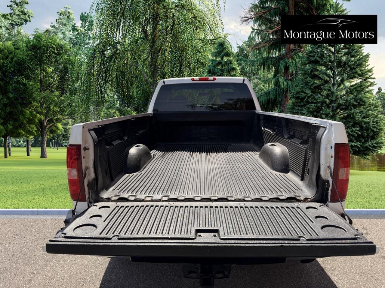 2011 Chevrolet Silverado 2500 HD 4WD Crew Cab Long Box LT Photo