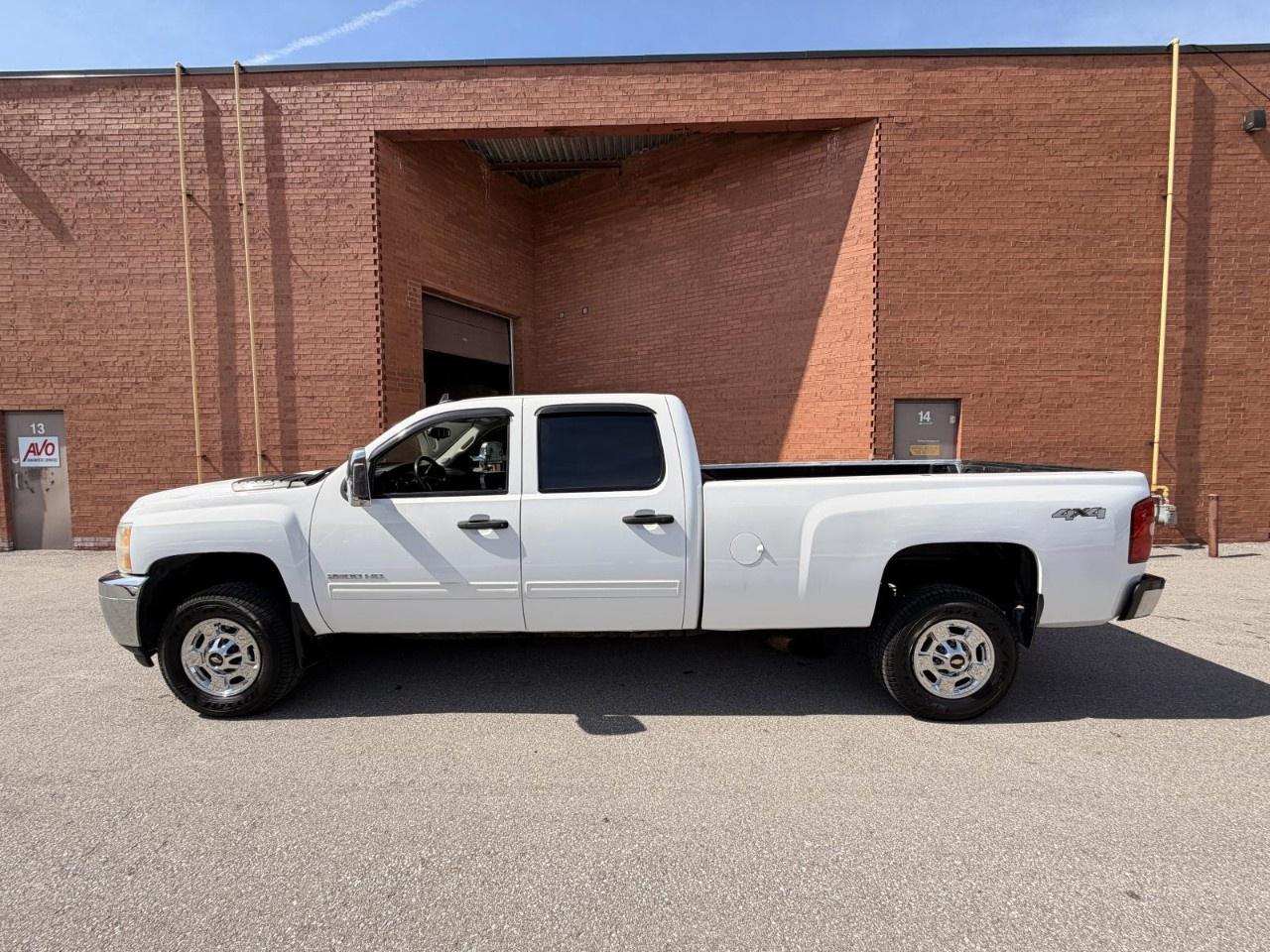 2011 Chevrolet Silverado 2500 HD 4WD Crew Cab Long Box LT Photo
