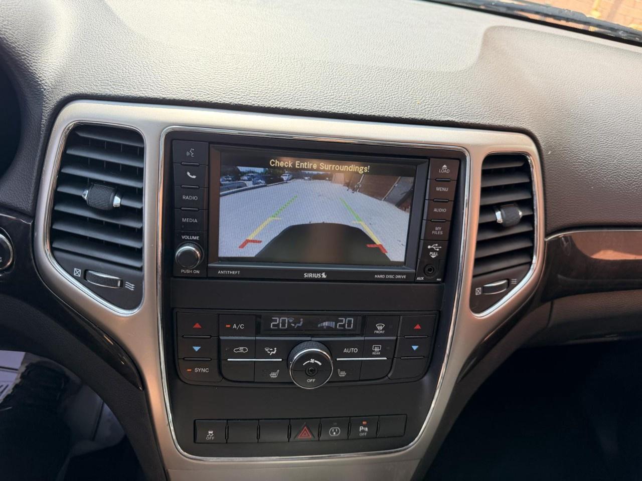 2013 Jeep Grand Cherokee 4WD 4Dr Laredo Photo
