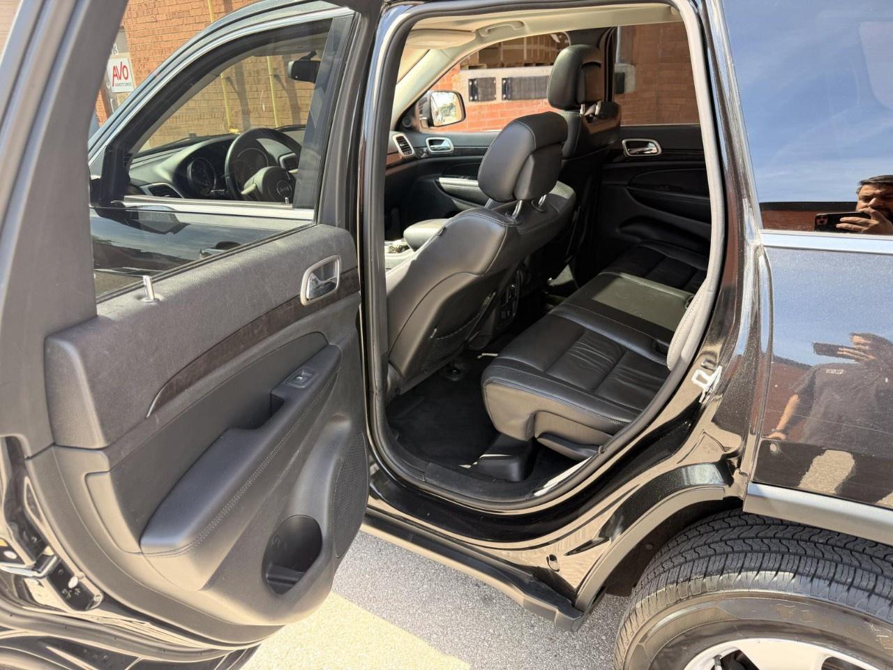 2013 Jeep Grand Cherokee 4WD 4Dr Laredo Photo