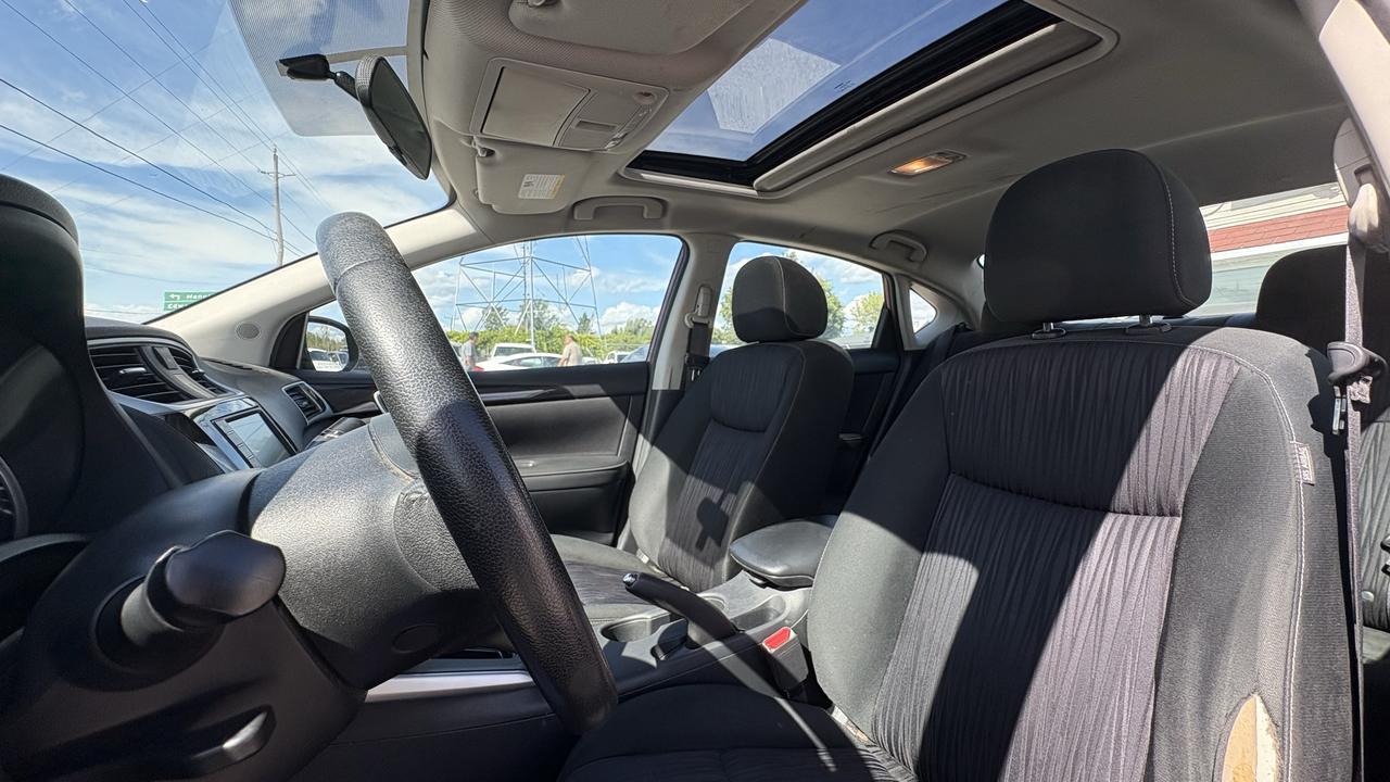 2019 Nissan Sentra SV Photo