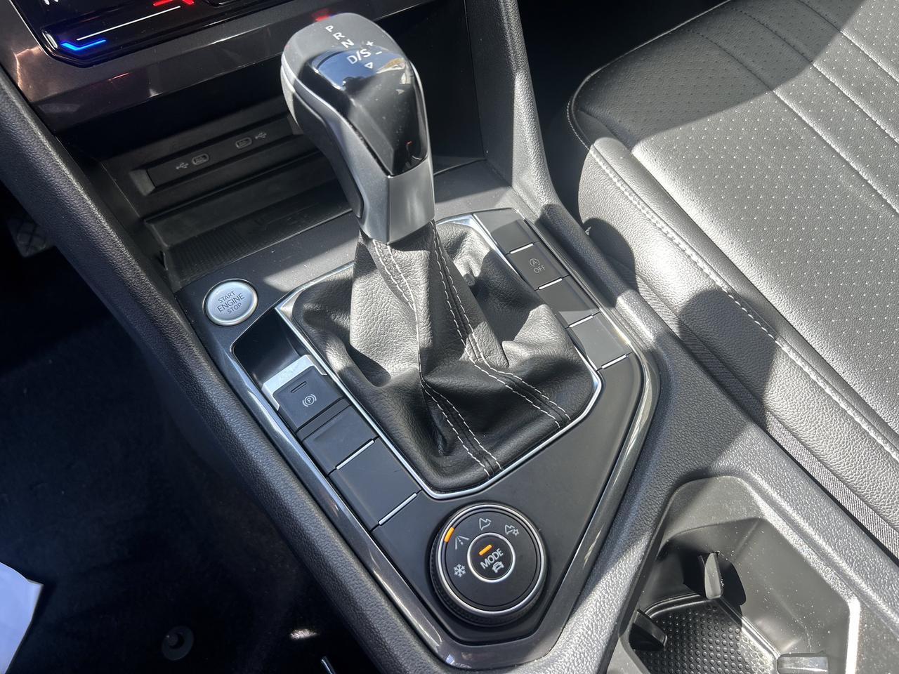 2022 Volkswagen Tiguan Comfortline - LOW KM'S, AWD, HEATED LEATHER SEATS! Photo70