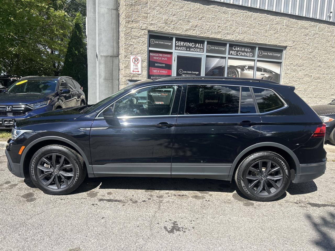 2022 Volkswagen Tiguan Comfortline - LOW KM'S, AWD, HEATED LEATHER SEATS! Photo