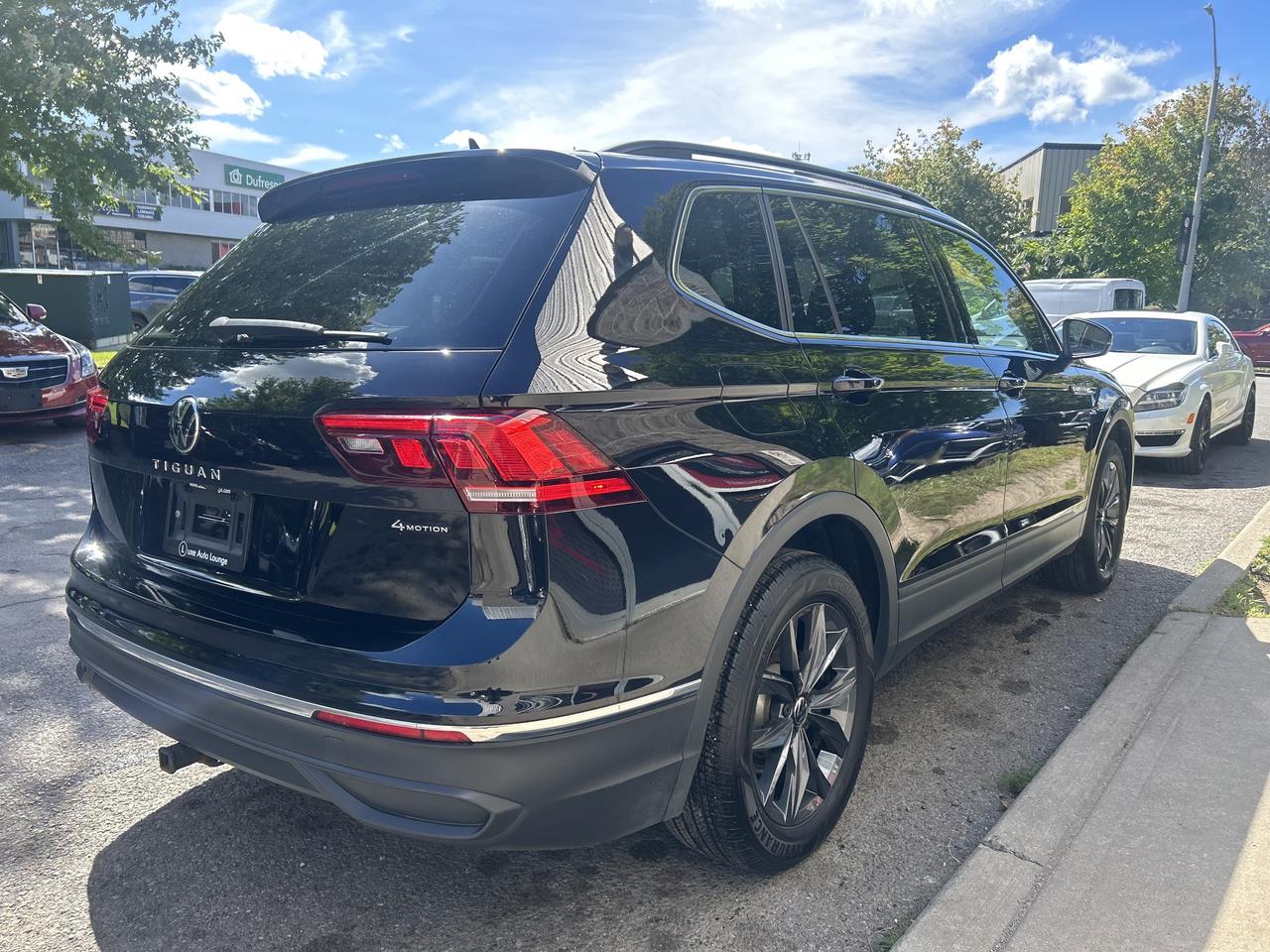 2022 Volkswagen Tiguan Comfortline - LOW KM'S, AWD, HEATED LEATHER SEATS! - Photo #13
