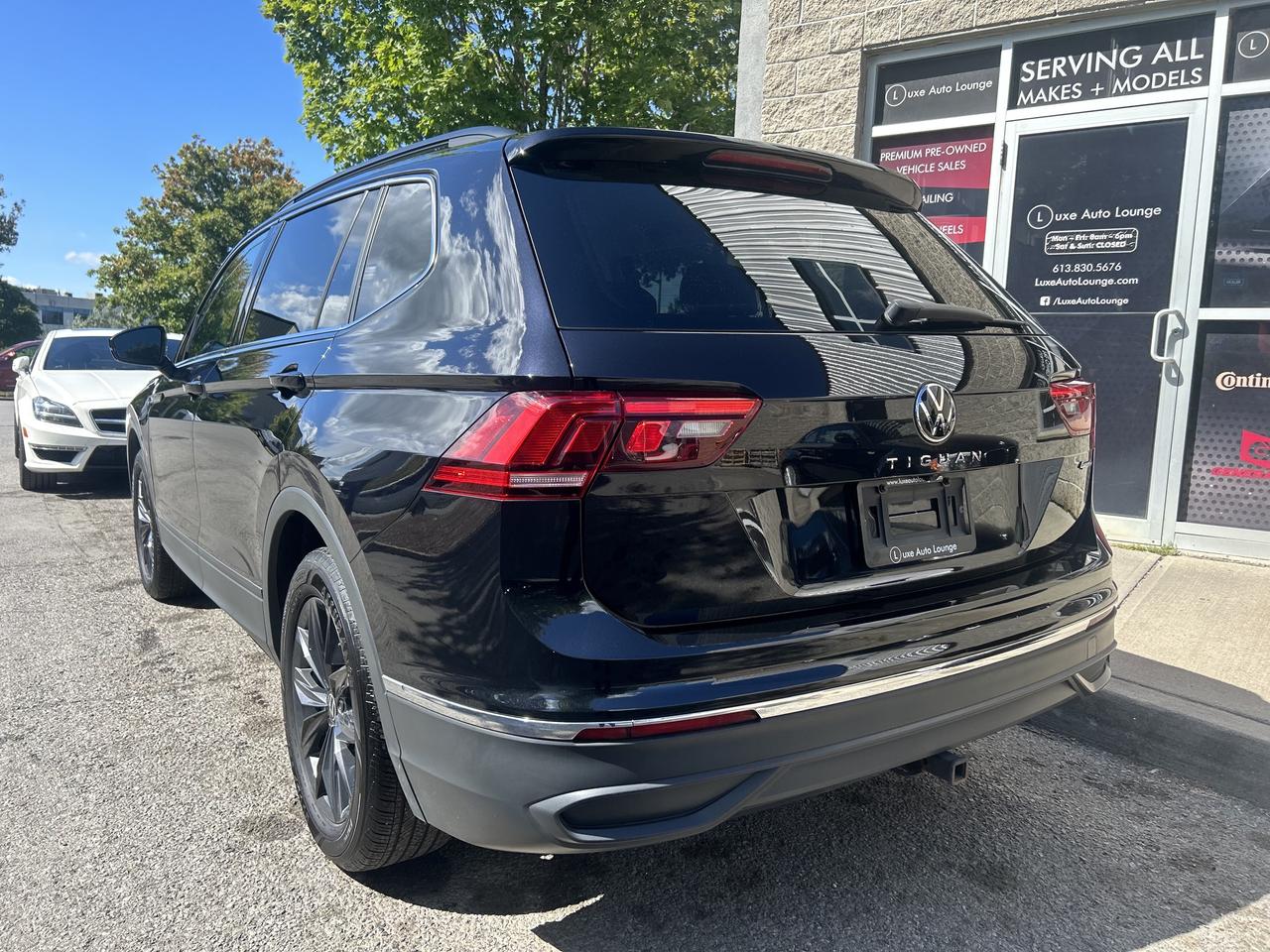 2022 Volkswagen Tiguan Comfortline - LOW KM'S, AWD, HEATED LEATHER SEATS! - Photo #10