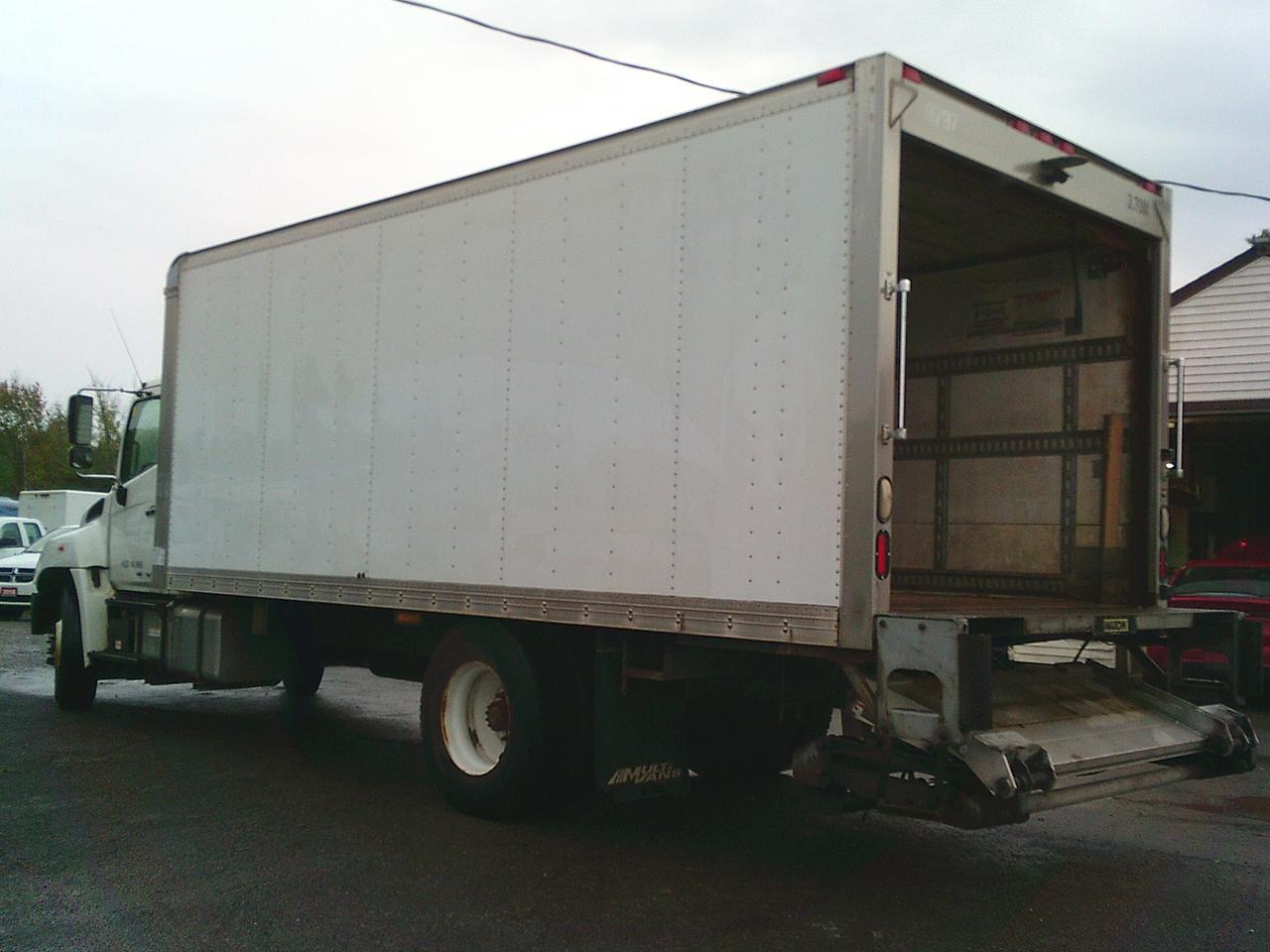 2015 Hino 268  Photo