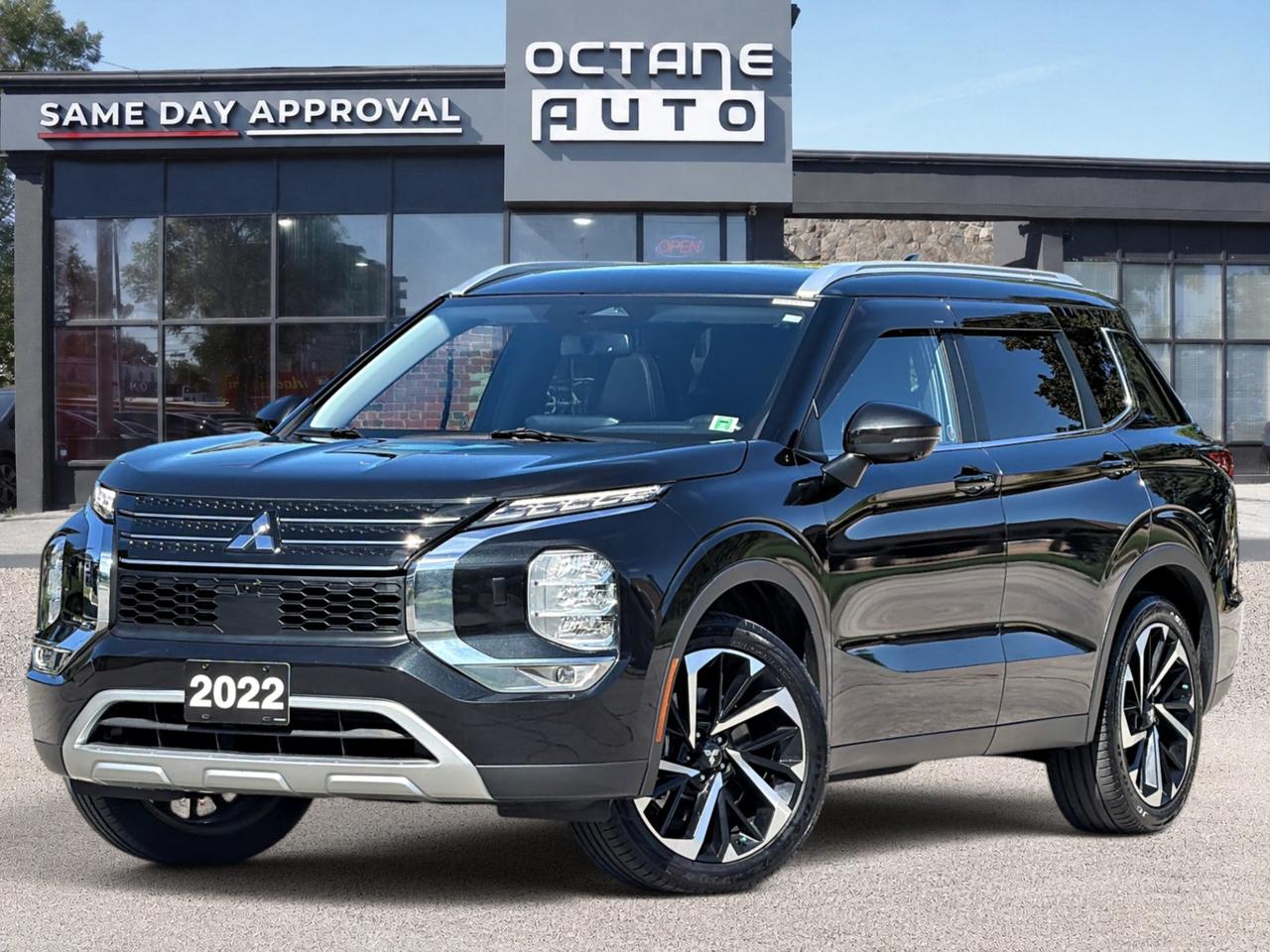 Black 2022 Mitsubishi Outlander SUV / Crossover All-Wheel Drive Automatic