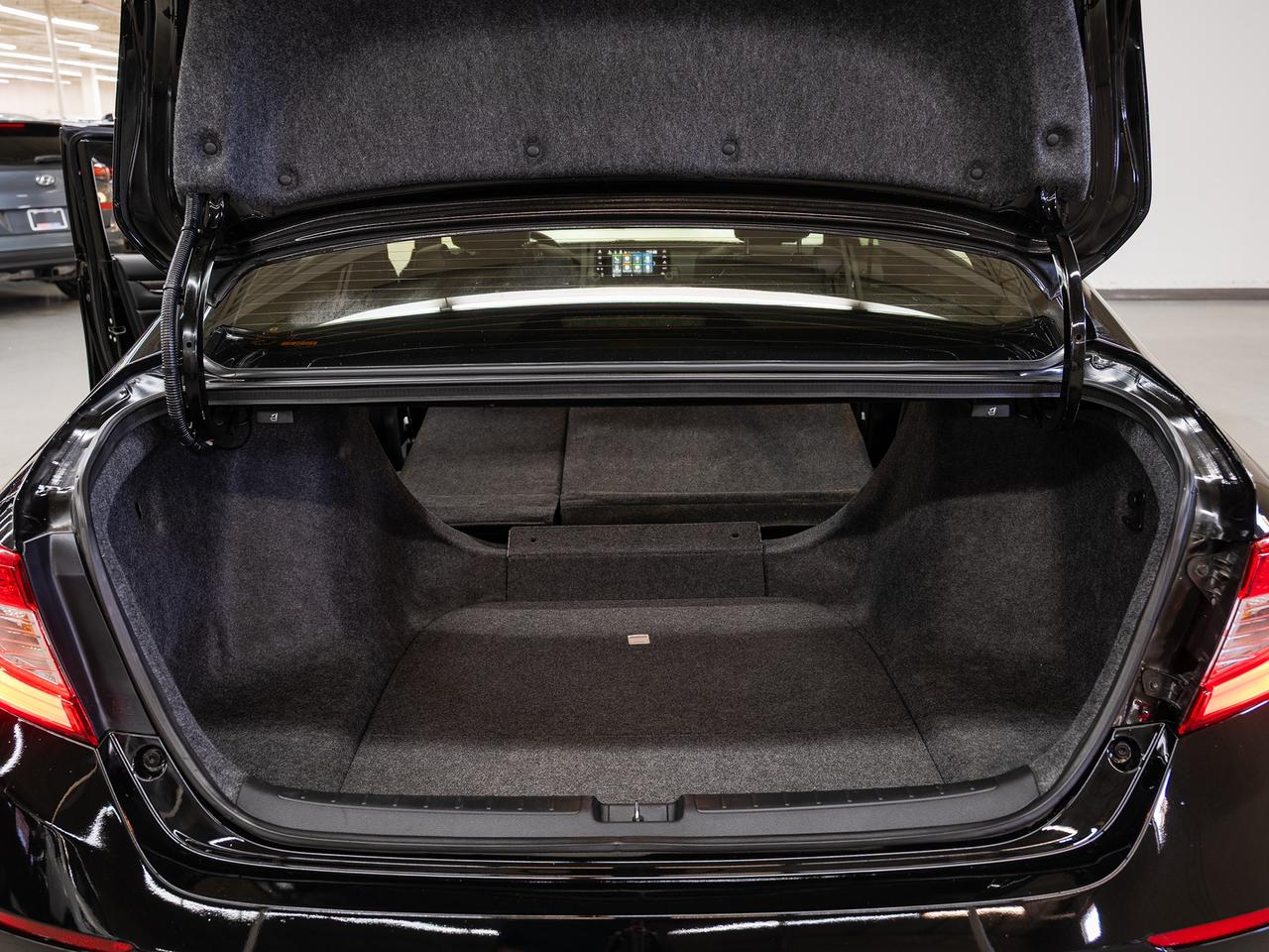 2021 Honda Accord SPORT | Sunroof | Leather | BSM | CarPlay Photo