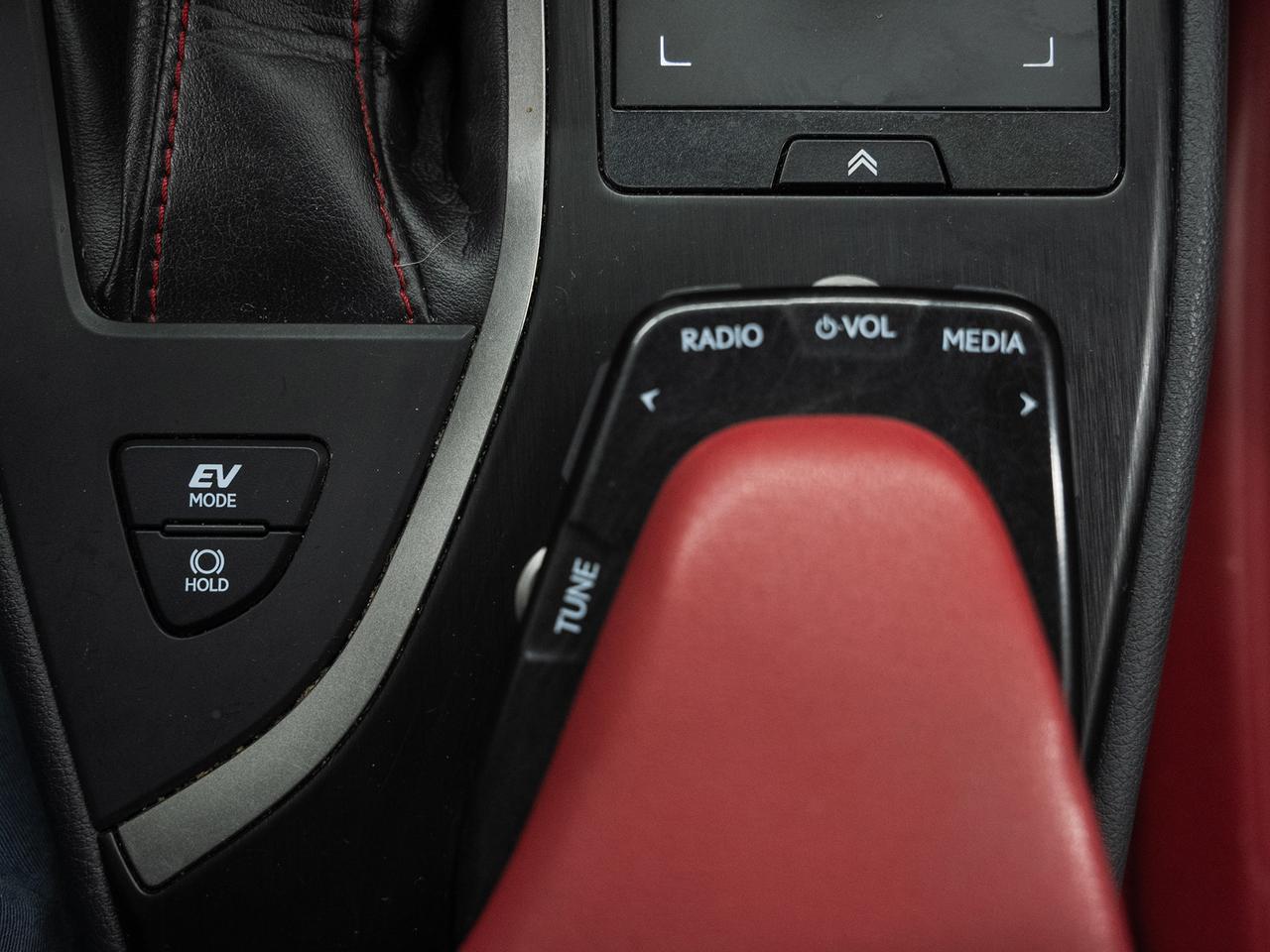 2020 Lexus UX 250 HYBRID  F-SPORT AWD | Sunroof | BSM | CarPlay Photo