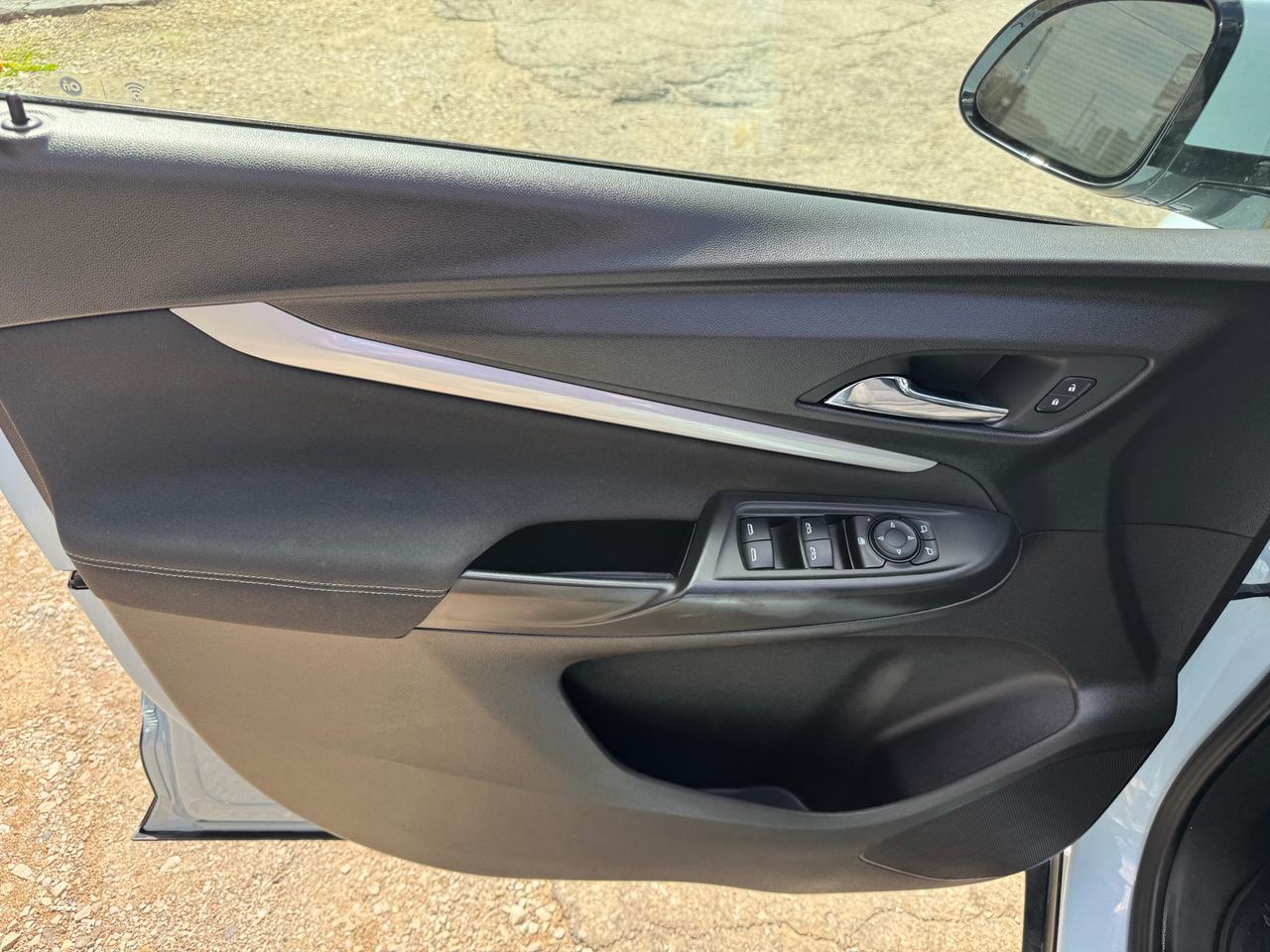 2022 Chevrolet Bolt EUV LT EV | One Owner | Accident Free | 400km Range Photo
