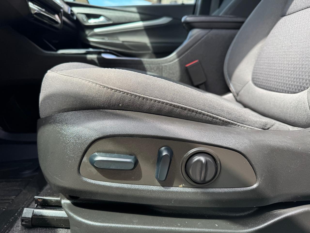 2022 Chevrolet Bolt EUV LT EV | One Owner | Accident Free | 400km Range Photo