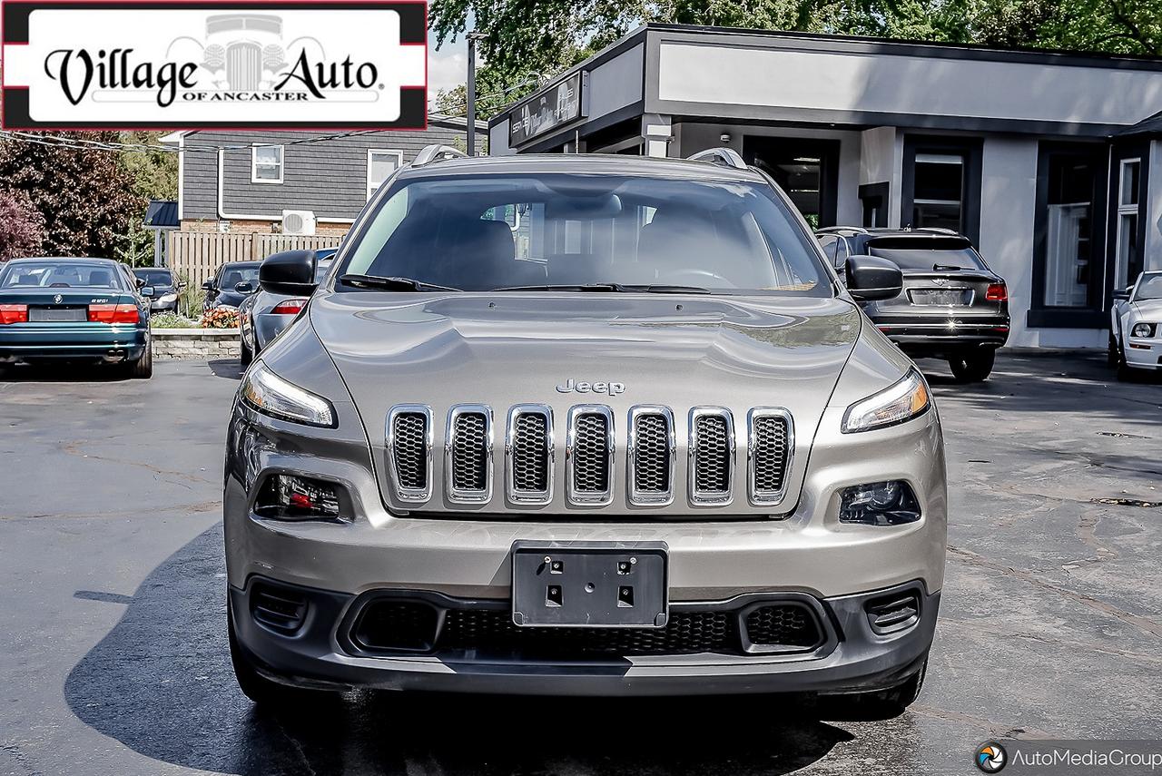 2016 Jeep Cherokee FWD 4DR SPORT Photo
