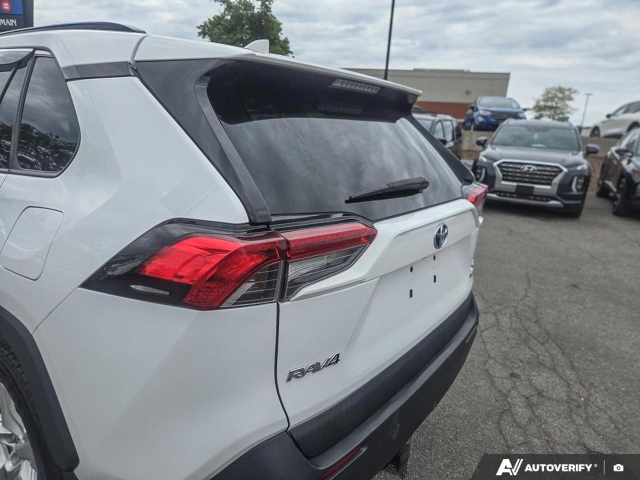 2019 Toyota RAV4 Hybrid XLE TOP SELLING SUV | LOW KM'S | CLEAN CARFAX Photo