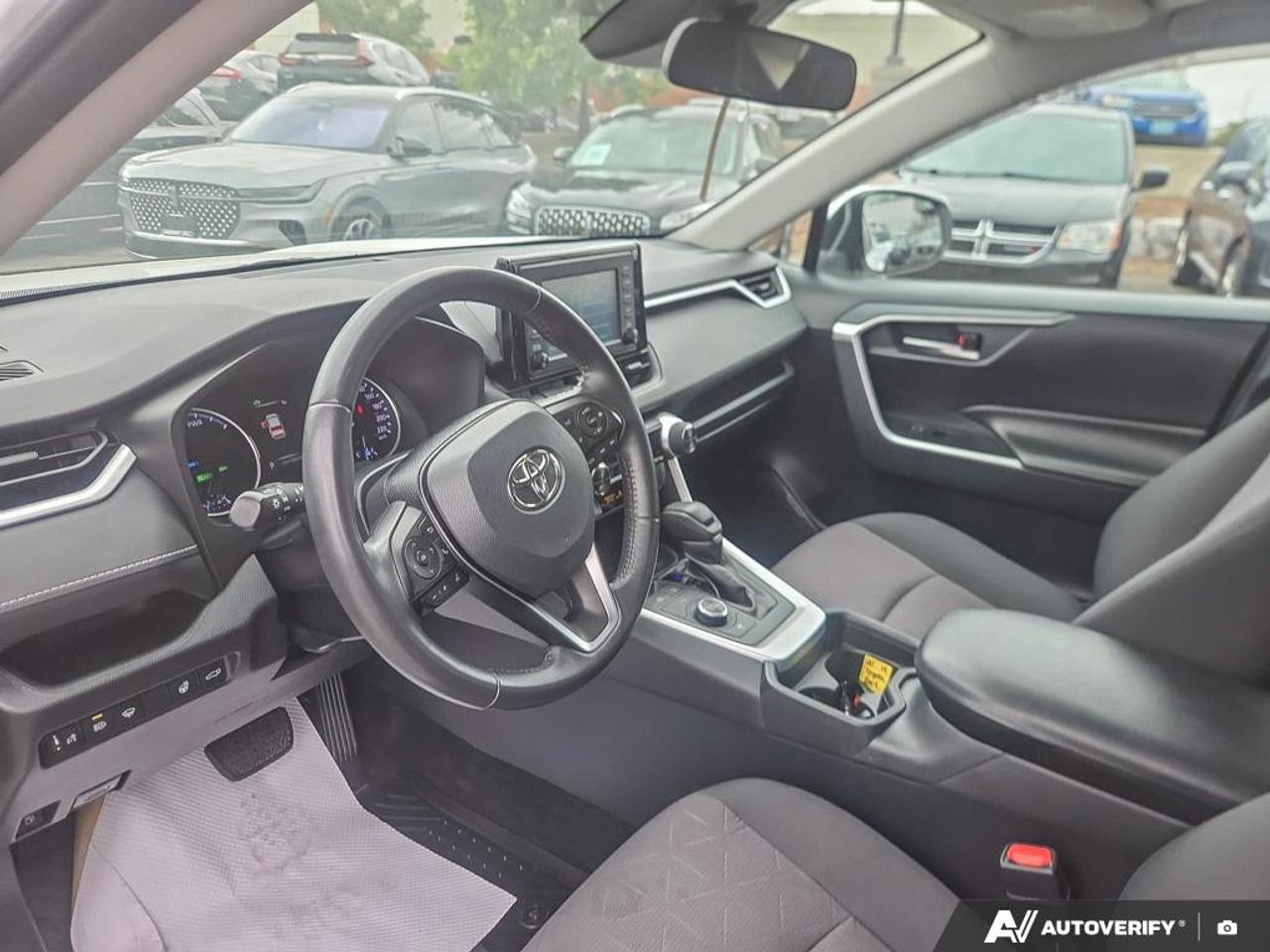 2019 Toyota RAV4 Hybrid XLE TOP SELLING SUV | LOW KM'S | CLEAN CARFAX Photo