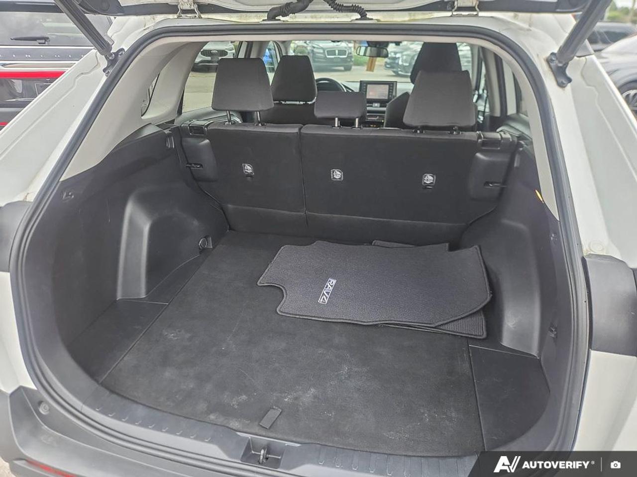 2019 Toyota RAV4 Hybrid XLE TOP SELLING SUV | LOW KM'S | CLEAN CARFAX Photo
