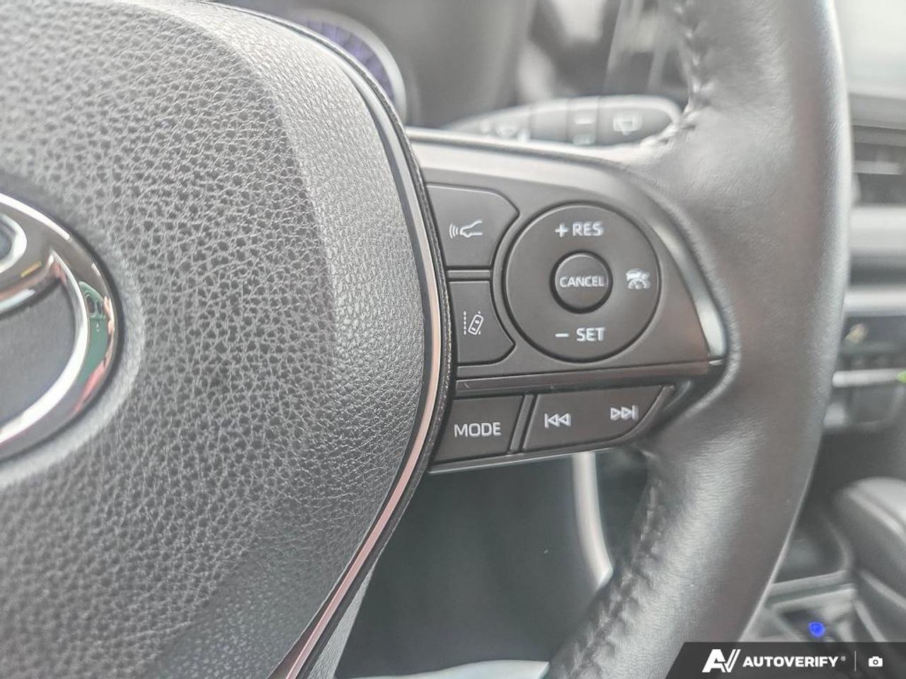 2019 Toyota RAV4 Hybrid XLE TOP SELLING SUV | LOW KM'S | CLEAN CARFAX Photo
