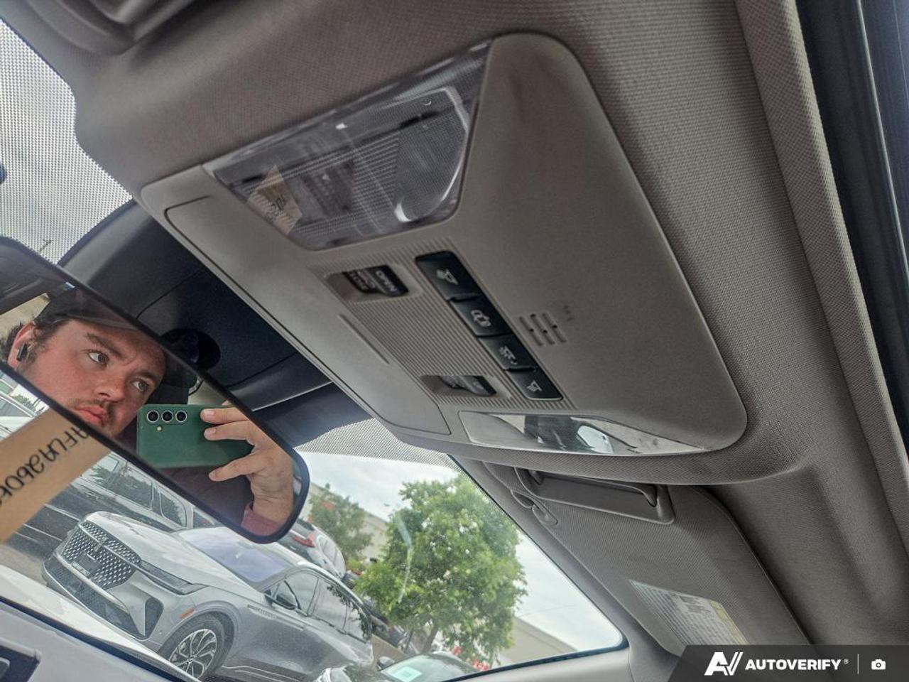 2019 Toyota RAV4 Hybrid XLE TOP SELLING SUV | LOW KM'S | CLEAN CARFAX Photo
