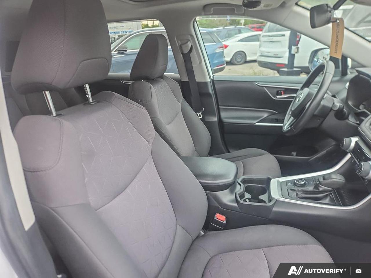 2019 Toyota RAV4 Hybrid XLE TOP SELLING SUV | LOW KM'S | CLEAN CARFAX Photo