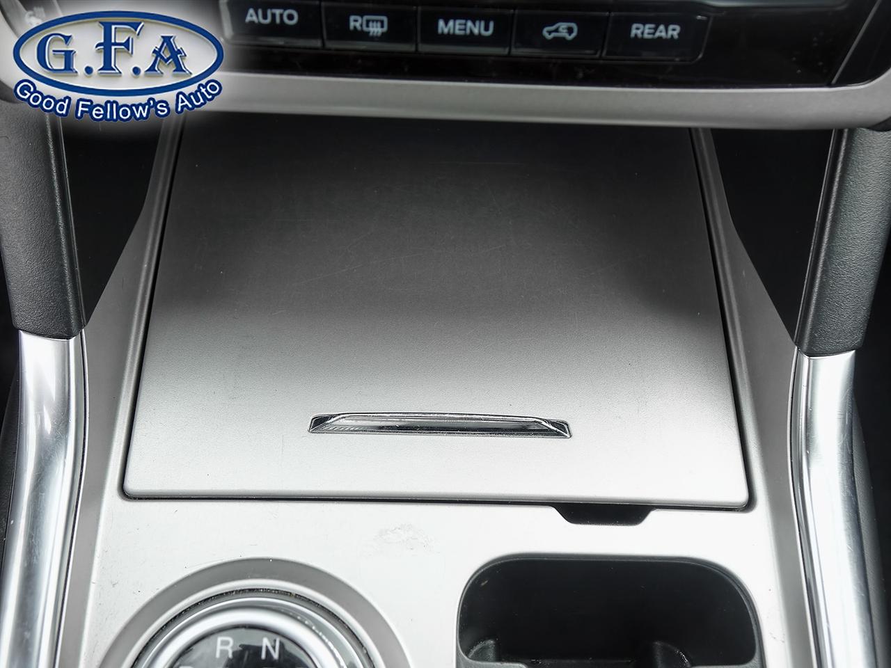 2023 Ford Explorer XLT MODEL, PANORAMIC ROOF, 6 PASSENGER, AWD, LEATH Photo