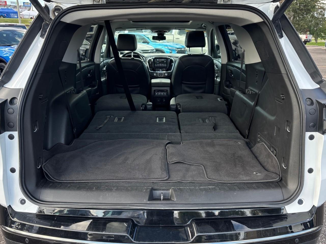 2018 Chevrolet Traverse Premier Used 7 Passenger V6 AWD SUV with Heated and Ventilated Front Seats, Heated Steering Wheel, Power Sunroof and a Colour Touchscreen Radio with Navigation and Apple CarPlay, Android Auto Photo