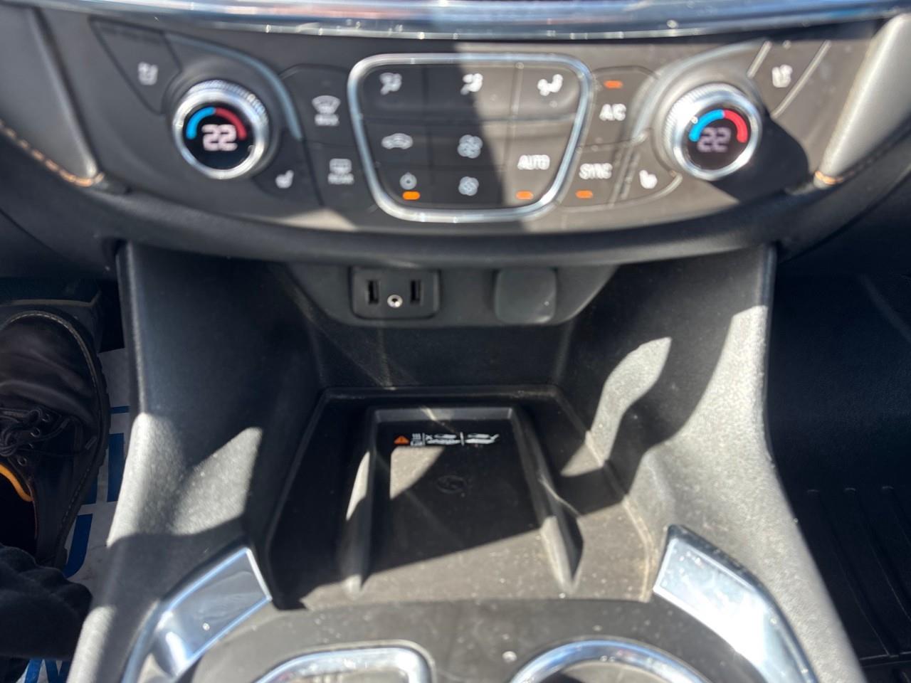 2018 Chevrolet Traverse Premier Used 7 Passenger V6 AWD SUV with Heated and Ventilated Front Seats, Heated Steering Wheel, Power Sunroof and a Colour Touchscreen Radio with Navigation and Apple CarPlay, Android Auto Photo