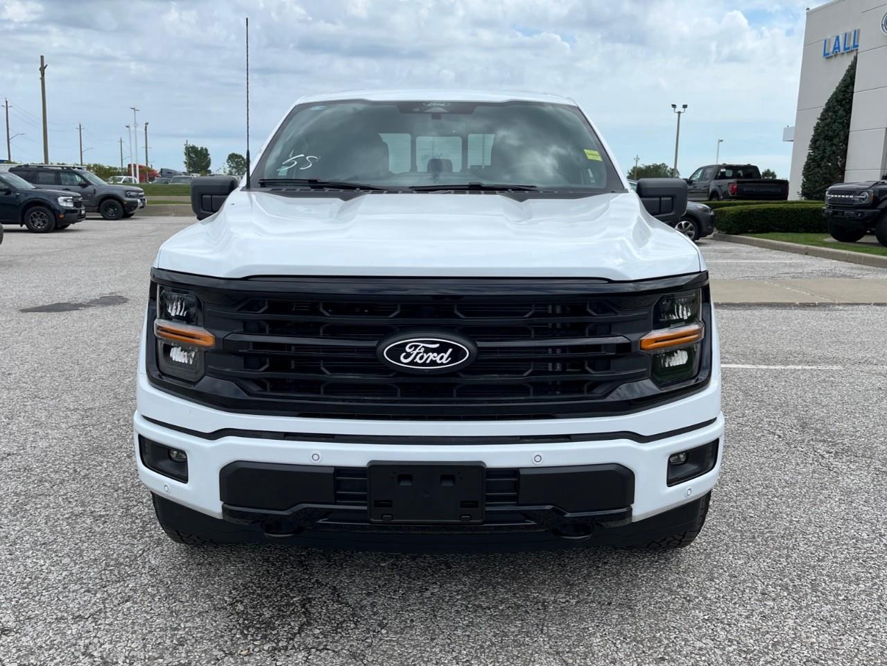 2026 Ford F-150 XLT Photo2