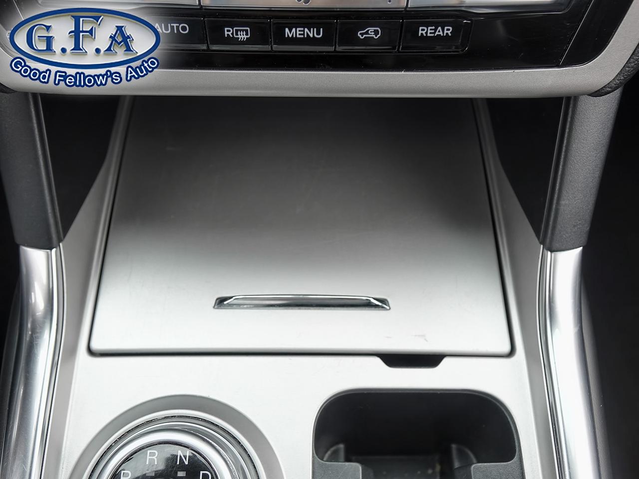 2023 Ford Explorer XLT MODEL, PANORAMIC ROOF, 6 PASSENGER, AWD, LEATH Photo