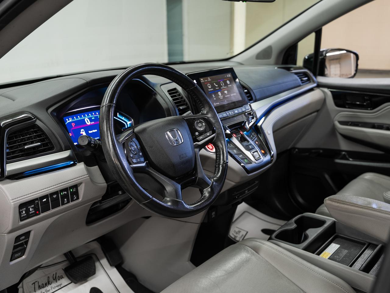 2019 Honda Odyssey TOURING | Nav | Leather | Sunroof | BSM | CarPlay Photo