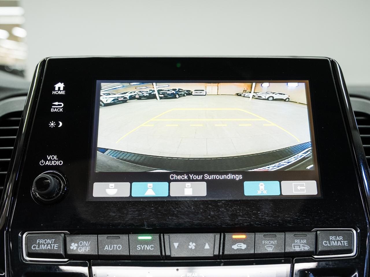2019 Honda Odyssey TOURING | Nav | Leather | Sunroof | BSM | CarPlay Photo
