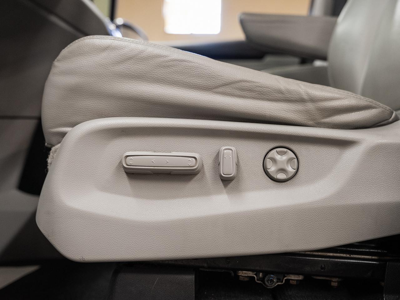 2019 Honda Odyssey TOURING | Nav | Leather | Sunroof | BSM | CarPlay Photo